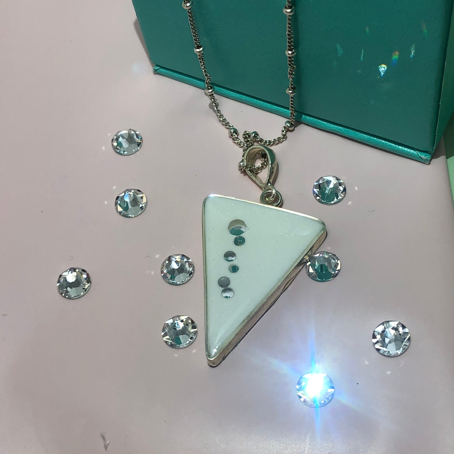 Collar Triángulo Invertido